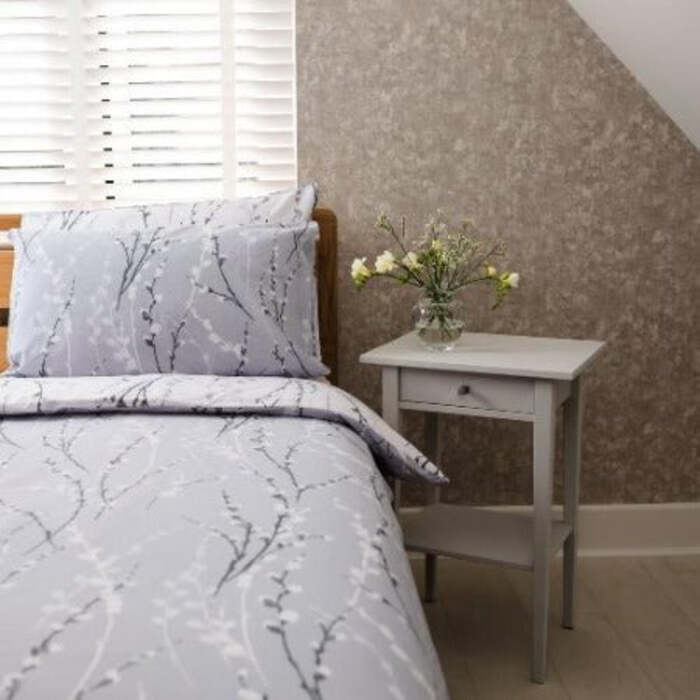 13. 5 Tog Duvet, 100% Cotton Grey & White Cover Set & Pillow