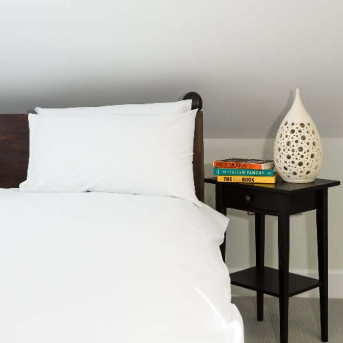 Plain White 50/50 Polycotton Extra Large Single Duvet Cover Set - Slightly Marked