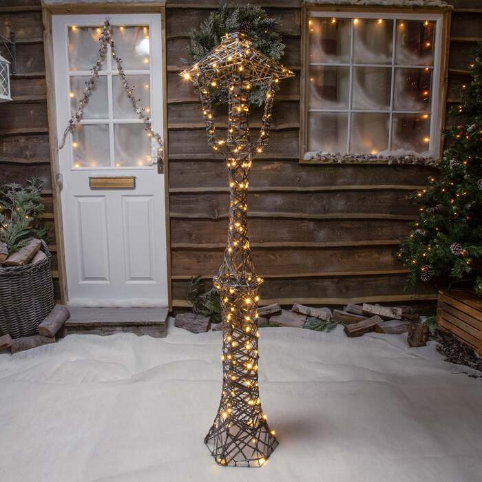 1. 5M Grey Wicker Christmas Lamp Post with 160 White LEDS