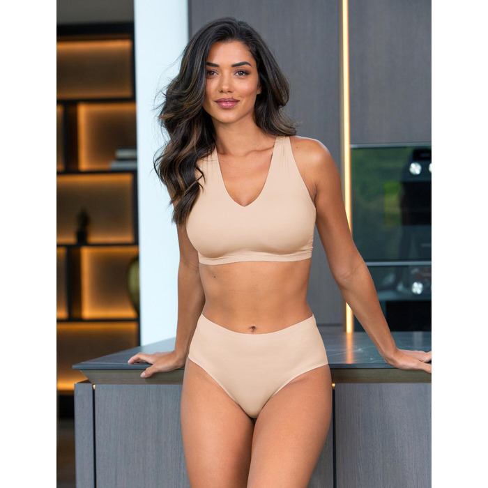 Pour Moi Off Duty Deep Brief