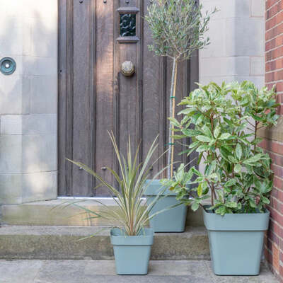 Square Traditional Garden Planter with Wheels