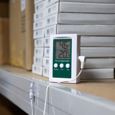 Digital Indoor/Outdoor Thermometer With Alarm